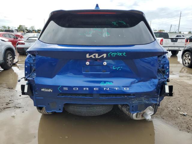 5XYRL4LC6NG158386 - 2022 KIA SORENTO S BLUE photo 6