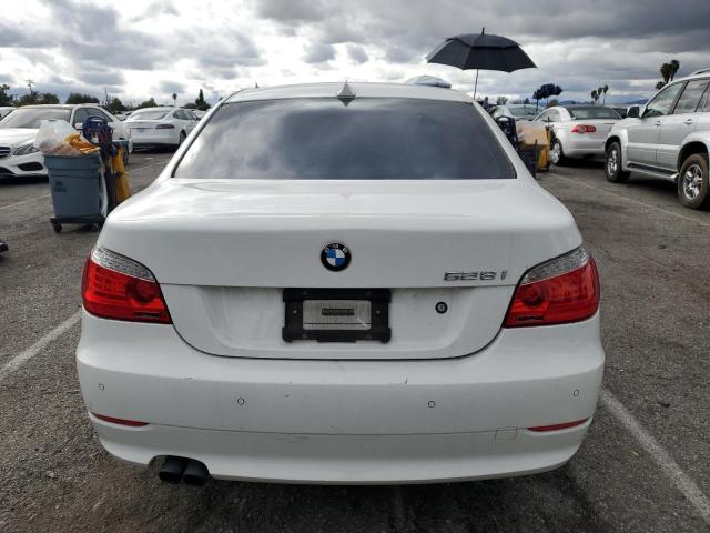 WBANV13579C156209 - 2009 BMW 528 XI WHITE photo 6