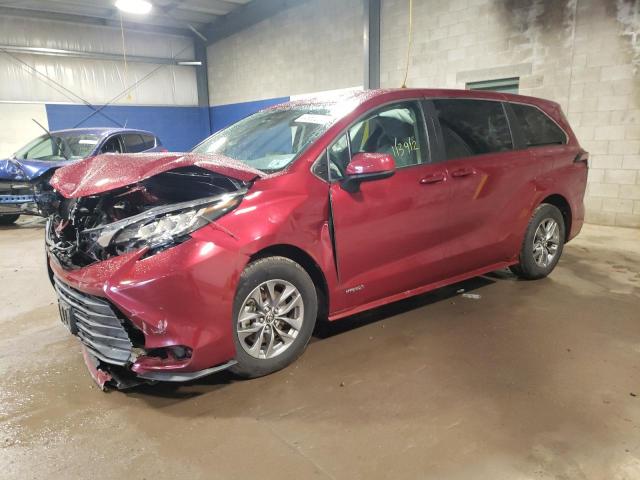 5TDKRKEC8MS014356 - 2021 TOYOTA SIENNA LE RED photo 1