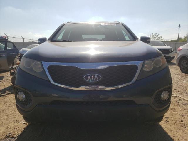 5XYKT4A19BG095315 - 2011 KIA SORENTO BASE BLUE photo 5