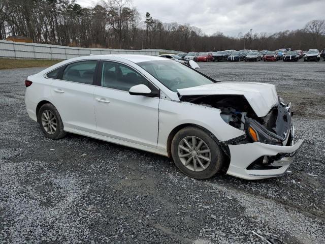 5NPE24AF2JH709933 - 2018 HYUNDAI SONATA SE WHITE photo 4