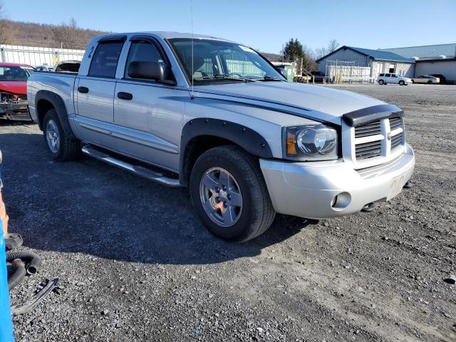 1D7HW48N46S649327 - 2006 DODGE DAKOTA QUAD SLT SILVER photo 4