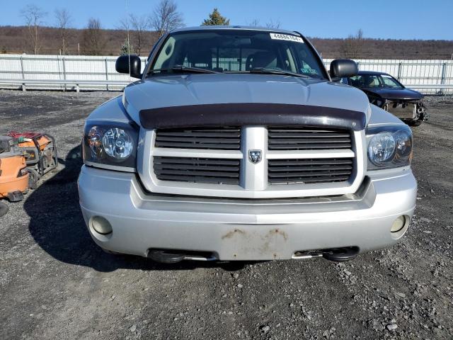 1D7HW48N46S649327 - 2006 DODGE DAKOTA QUAD SLT SILVER photo 5