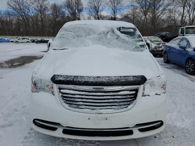 2C4RC1CG1FR756075 - 2015 CHRYSLER TOWN & COU TOURING L WHITE photo 5