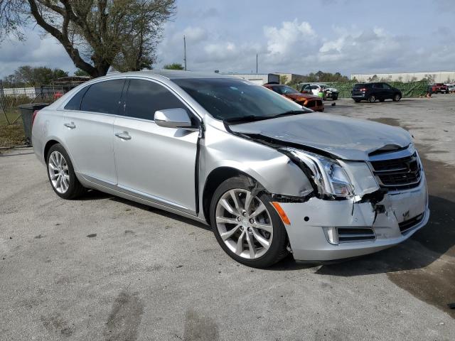 2G61M5S38H9145806 - 2017 CADILLAC XTS LUXURY SILVER photo 4