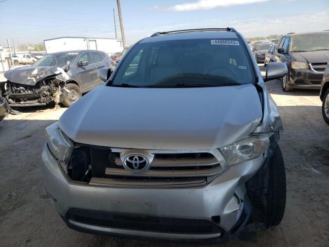 5TDZA3EH4DS042050 - 2013 TOYOTA HIGHLANDER BASE Күміс фото 5