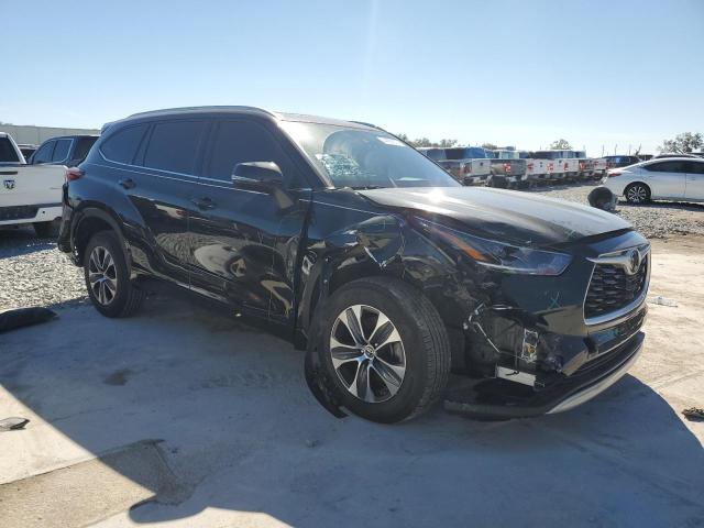 5TDGZRAH7NS548983 - 2022 TOYOTA HIGHLANDER XLE BLACK photo 4