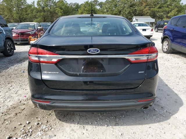 3FA6P0H7XHR319401 - 2017 FORD FUSION SE BLACK photo 6