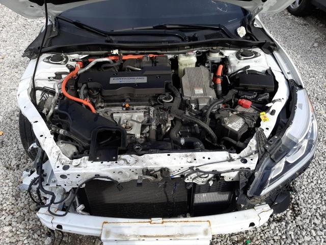 JHMCR6F32HC015955 - 2017 HONDA ACCORD HYBRID WHITE photo 11