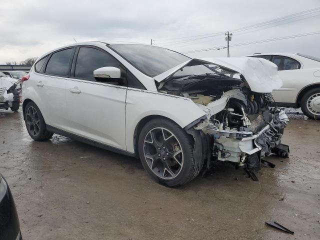 1FADP3K22EL180168 - 2014 FORD FOCUS SE WHITE photo 4