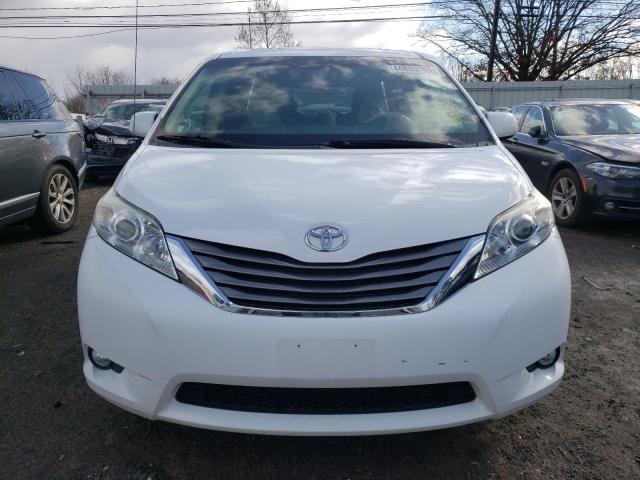 5TDDK3DC9DS066325 - 2013 TOYOTA SIENNA XLE WHITE photo 5