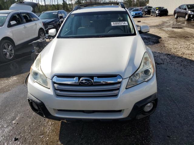 4S4BRCGCXD3308650 - 2013 SUBARU OUTBACK 2.5I PREMIUM WHITE photo 5