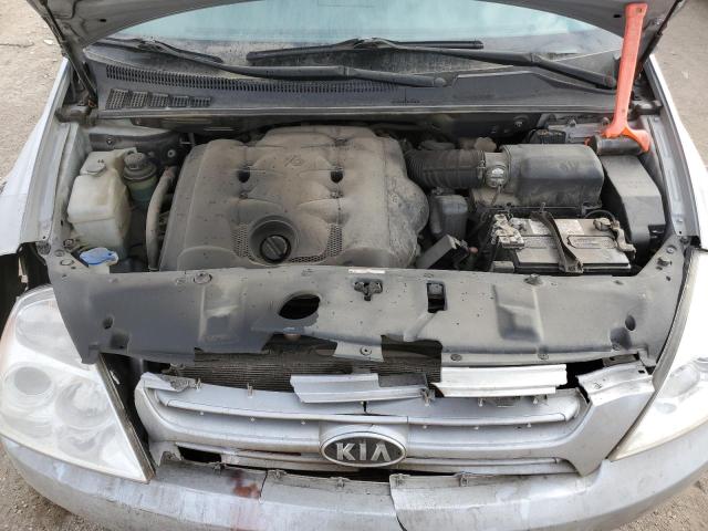 KNDMB233896310100 - 2009 KIA SEDONA EX SILVER photo 12