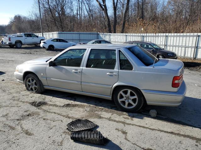 YV1LS56D0X2587484 - 1999 VOLVO S70 GLT SILVER photo 2