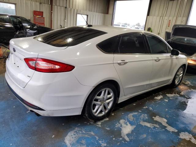 3FA6P0H73FR261550 - 2015 FORD FUSION SE WHITE photo 3