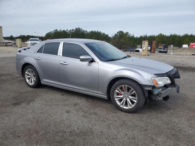 2C3CCAAG3DH633720 - 2013 CHRYSLER 300 SILVER photo 4