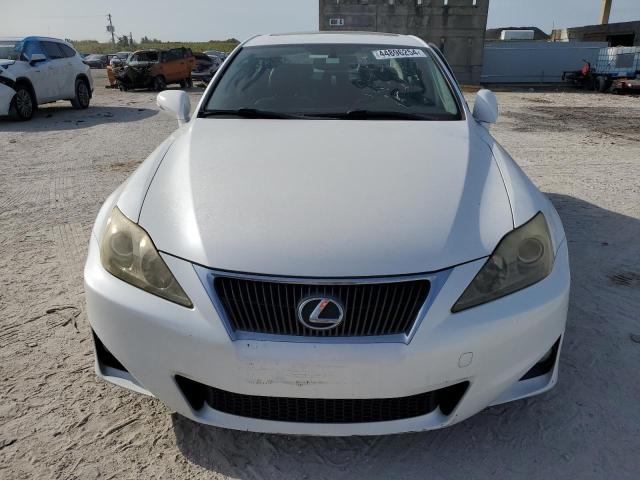 JTHCF5C20C2035733 - 2012 LEXUS IS 250 WHITE photo 5