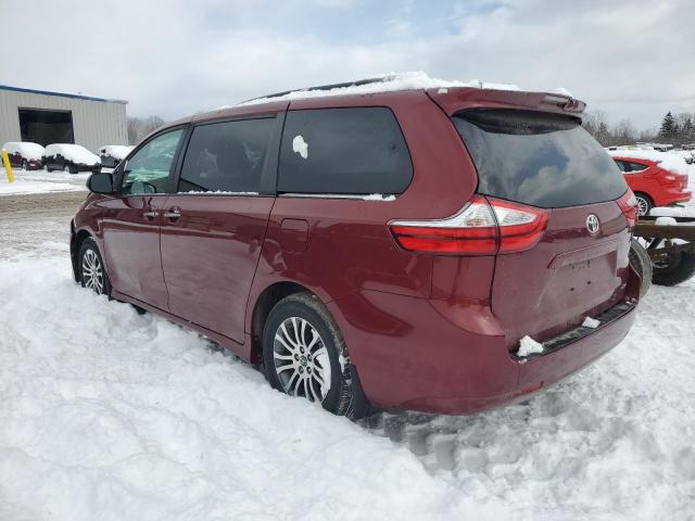 5TDYZ3DC2JS958246 - 2018 TOYOTA SIENNA XLE RED photo 2