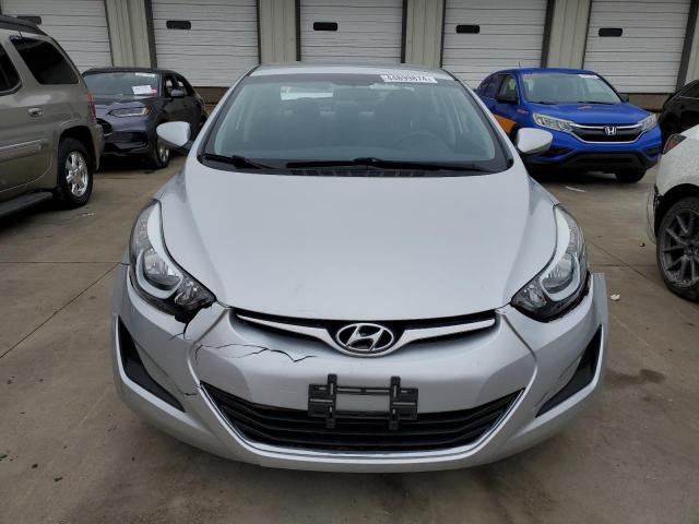 5NPDH4AE0GH667885 - 2016 HYUNDAI ELANTRA SE SILVER photo 5