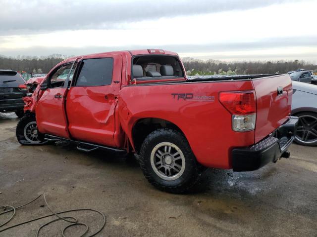 5TFHW5F19DX318372 - 2013 TOYOTA TUNDRA CREWMAX LIMITED RED photo 2