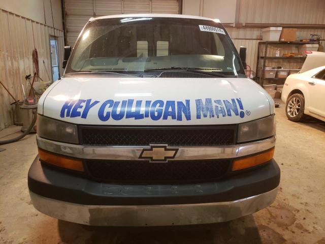 1GCWGFCG4E1136120 - 2014 CHEVROLET EXPRESS G2 WHITE photo 5