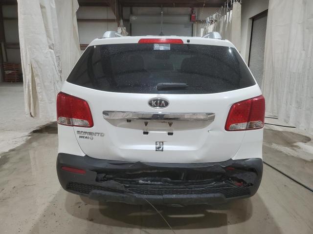 5XYKTDA15BG054681 - 2011 KIA SORENTO BASE WHITE photo 6