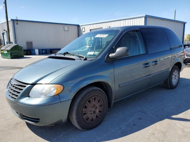 1C4GP45R55B239984 - 2005 CHRYSLER TOWN & COU GREEN photo 1