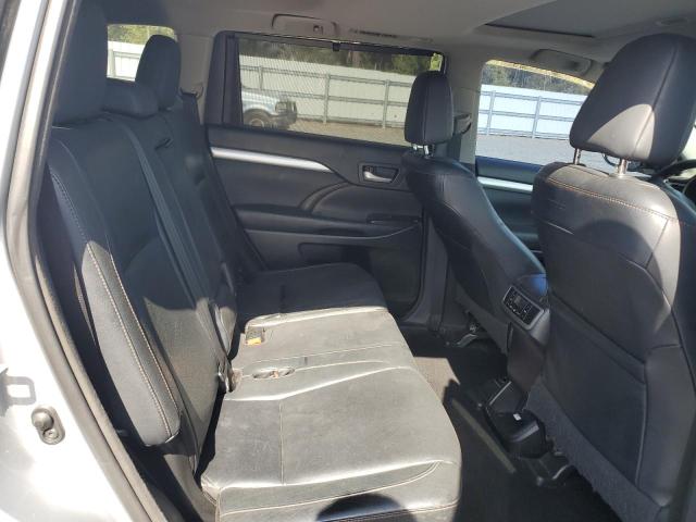 5TDJKRFH3ES030713 - 2014 TOYOTA HIGHLANDER XLE SILVER photo 11