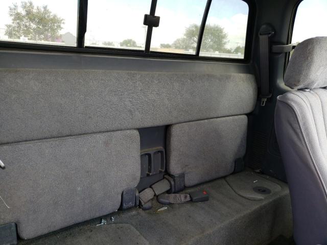 4TASM92N4YZ648308 - 2000 TOYOTA TACOMA XTRACAB PRERUNNER ვერცხლისფერი ფოტო 10