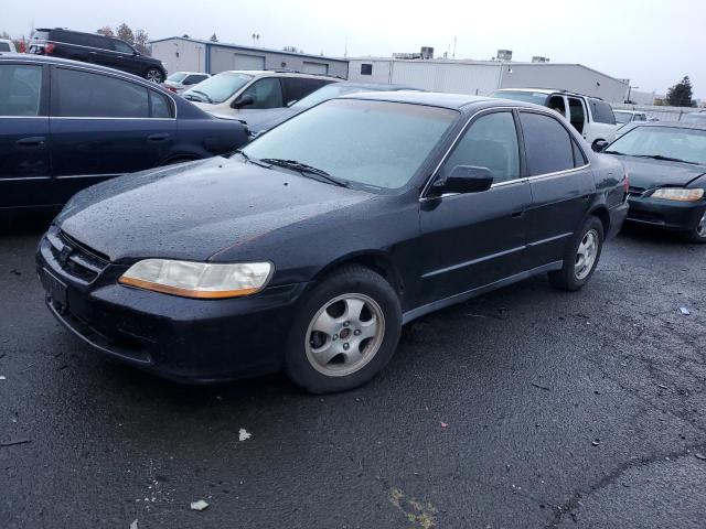 1HGCG5648YA031701 - 2000 HONDA ACCORD LX BLACK photo 1