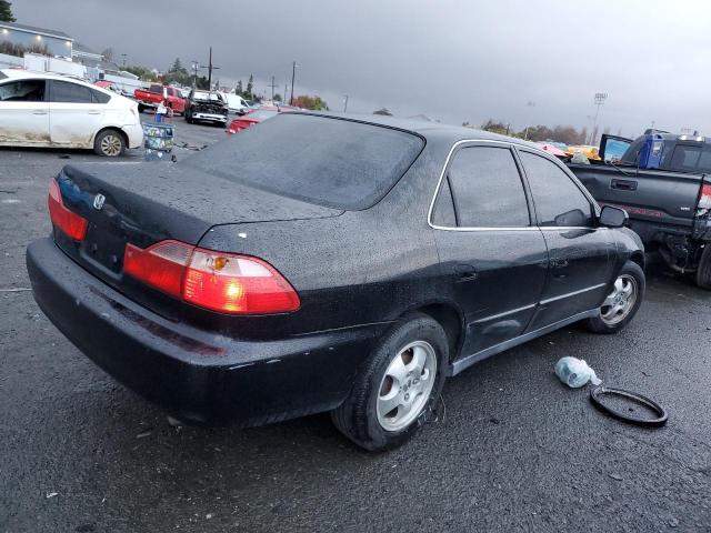 1HGCG5648YA031701 - 2000 HONDA ACCORD LX BLACK photo 3