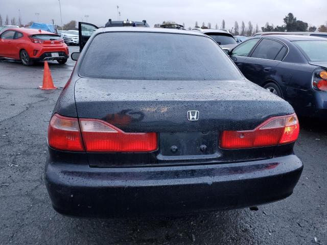 1HGCG5648YA031701 - 2000 HONDA ACCORD LX BLACK photo 6