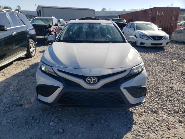 4T1G11AK8PU128311 - 2023 TOYOTA CAMRY SE NIGHT SHADE WHITE photo 5