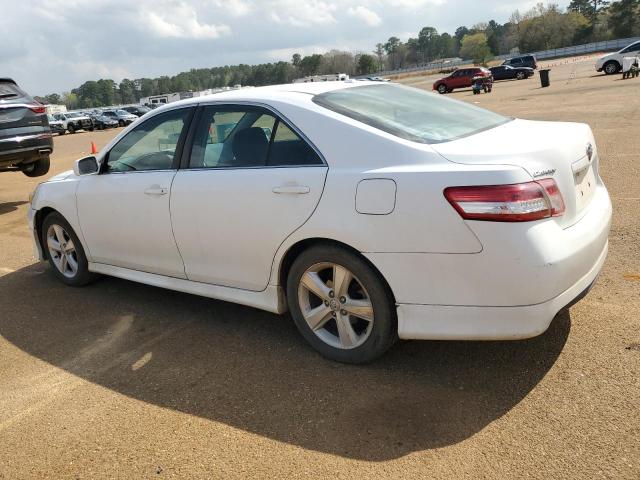 4T1BF3EK2BU608225 - 2011 TOYOTA CAMRY BASE WHITE photo 2