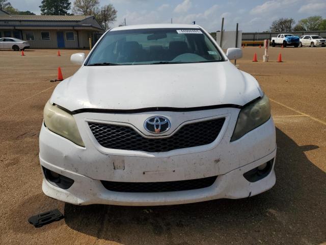 4T1BF3EK2BU608225 - 2011 TOYOTA CAMRY BASE WHITE photo 5