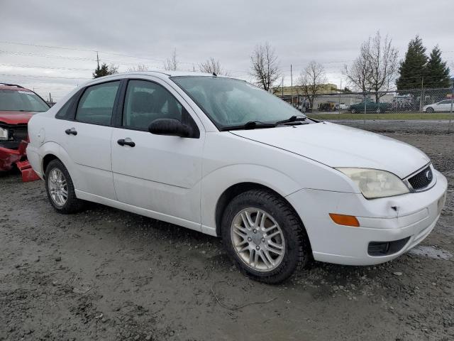 1FAFP34N17W151827 - 2007 FORD FOCUS ZX4 WHITE photo 4