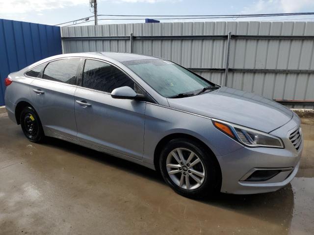 5NPE24AFXHH583699 - 2017 HYUNDAI SONATA SE SILVER photo 4