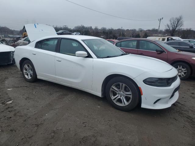 2C3CDXBG1HH605337 - 2017 DODGE CHARGER SE WHITE photo 4