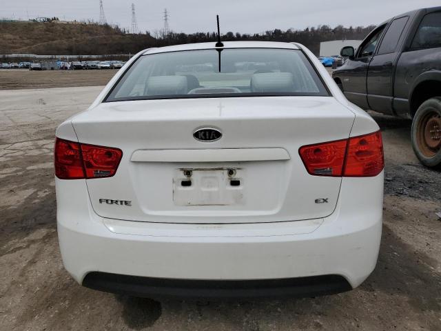 KNAFU4A28C5507741 - 2012 KIA FORTE EX WHITE photo 6