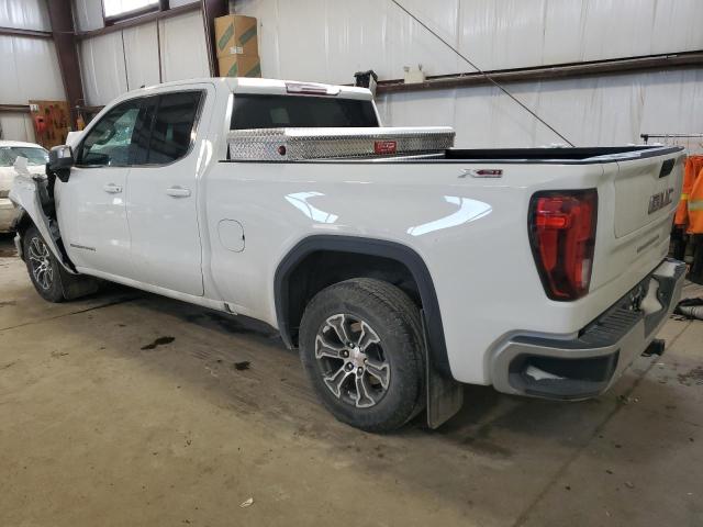 1GTRUBED4NZ555152 - 2022 GMC SIERRA K1500 SLE WHITE photo 2