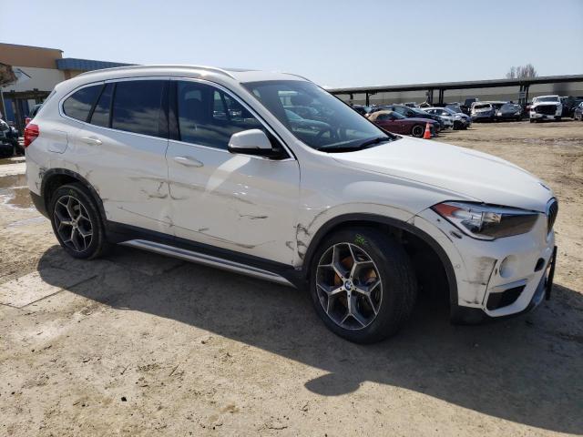 WBXHU7C59K5L12124 - 2019 BMW X1 SDRIVE28I WHITE photo 4