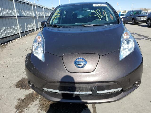 1N4BZ0CP8HC302059 - 2017 NISSAN LEAF S BROWN photo 5