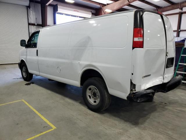 1GCZGHFF9H1330660 - 2017 CHEVROLET EXPRESS G3 WHITE photo 2