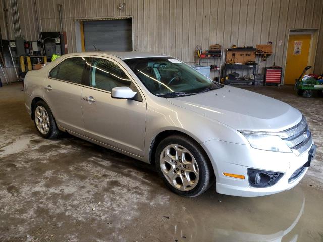 3FAHP0HA9AR100956 - 2010 FORD FUSION SE SILVER photo 4