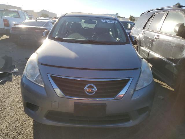 3N1CN7AP9EL812297 - 2014 NISSAN VERSA S GRAY photo 5