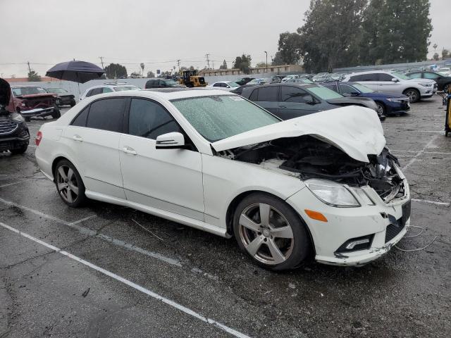 WDDHF5GB2BA471365 - 2011 MERCEDES-BENZ E 350 WHITE photo 4