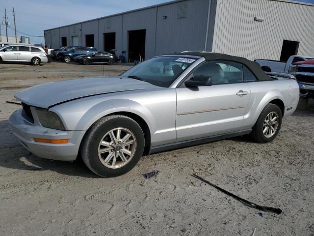 1ZVFT84N365179360 - 2006 FORD MUSTANG SILVER photo 1