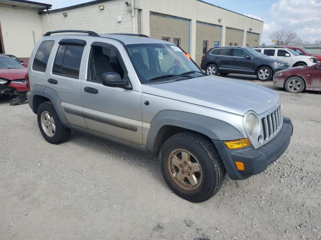 1J4GL48KX7W536474 - 2007 JEEP LIBERTY SPORT GRAY photo 4