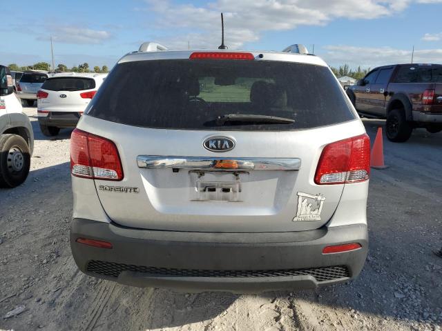 5XYKT3A6XCG195074 - 2012 KIA SORENTO BASE SILVER photo 6