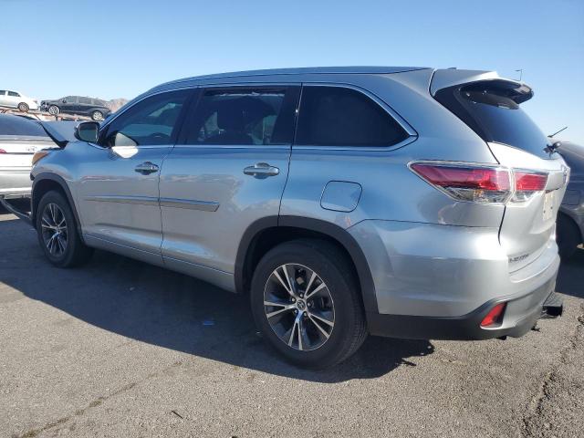5TDKKRFH5GS125961 - 2016 TOYOTA HIGHLANDER XLE SILVER photo 2